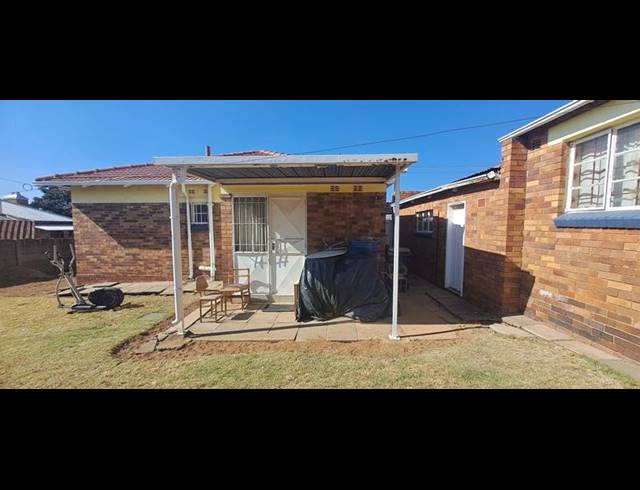 3 BEDROOM HOUSE FOR SALE IN SOUTH HILLS